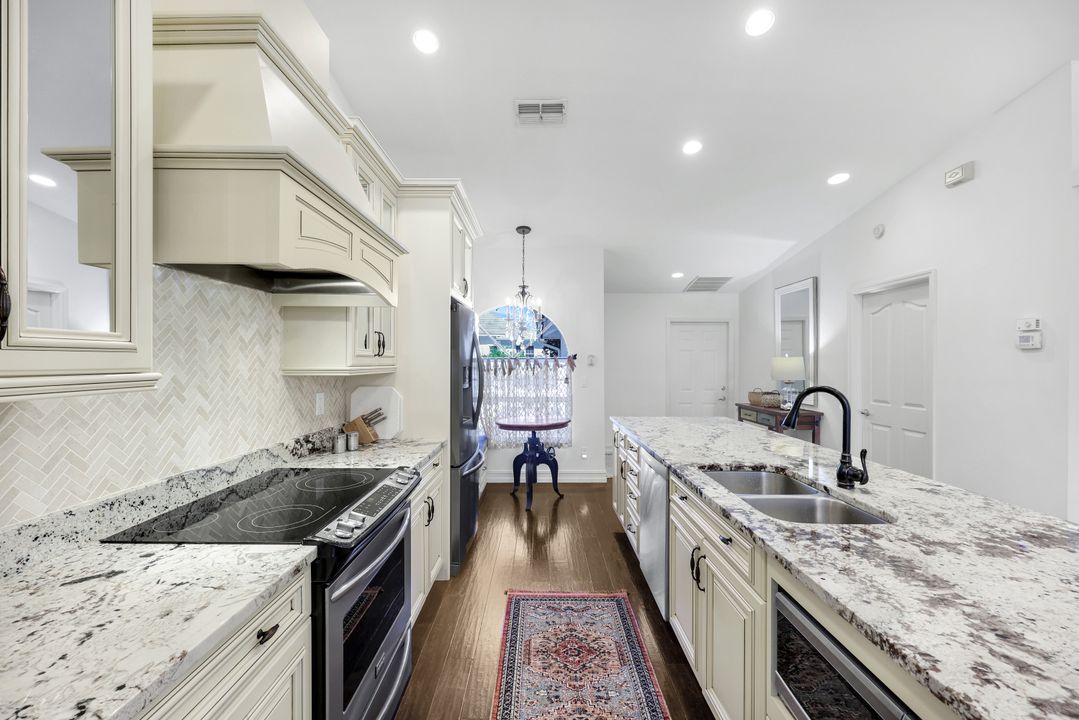 510 Captn Kate Ct, Naples, FL 34110