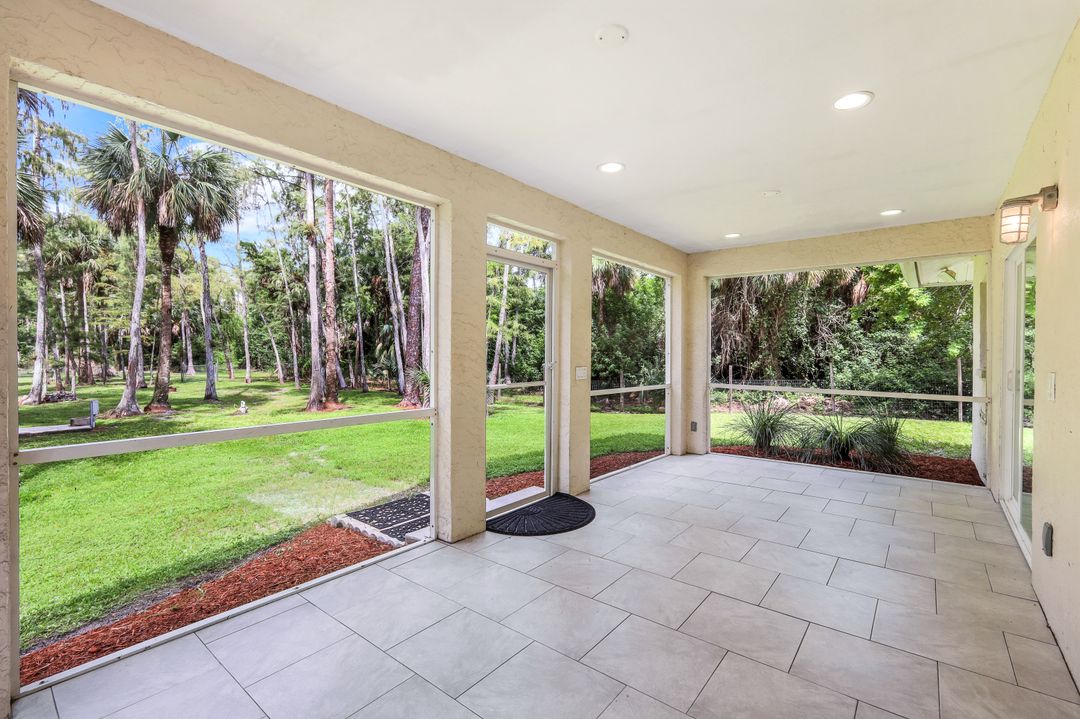 4285 16th Ave NE, Naples, FL 34120