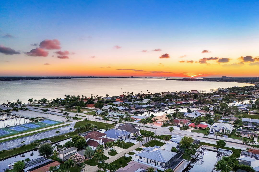 1110 Lenox Ct, Cape Coral, FL 33904