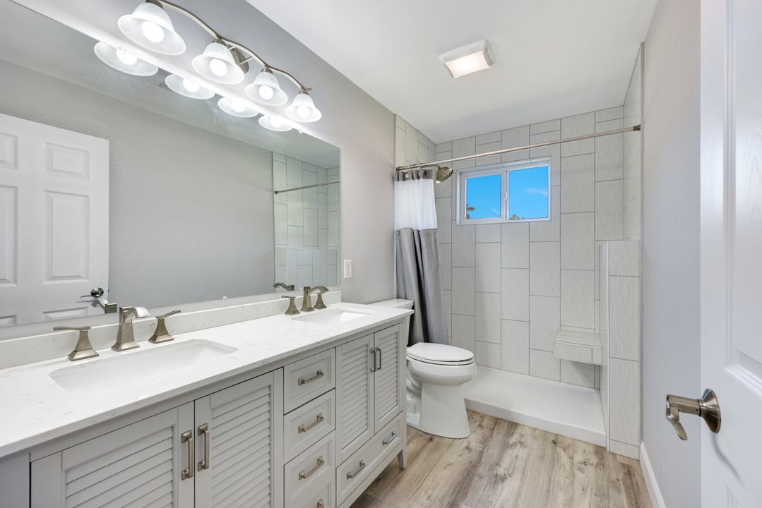 4862 Catalina Dr, Naples, FL 34112