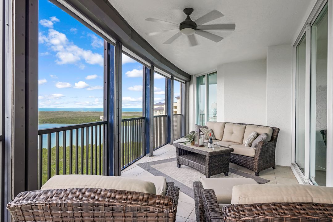 425 Cove Tower Dr  #1501, Naples, FL 34110