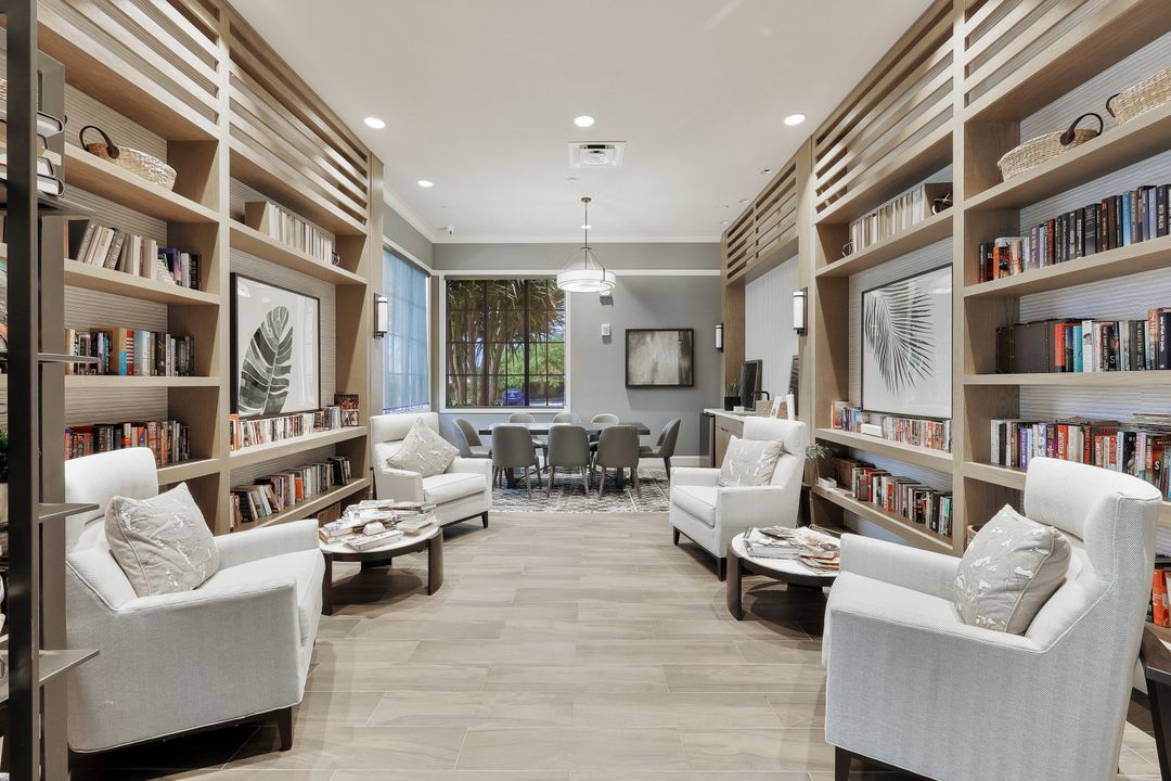 9004 Mayreau Way, Naples, FL