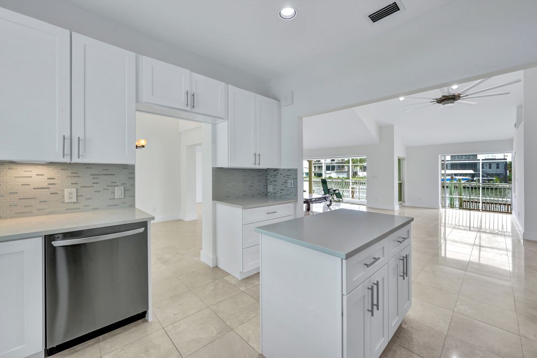 396 Conners Ave, Naples, FL 34108