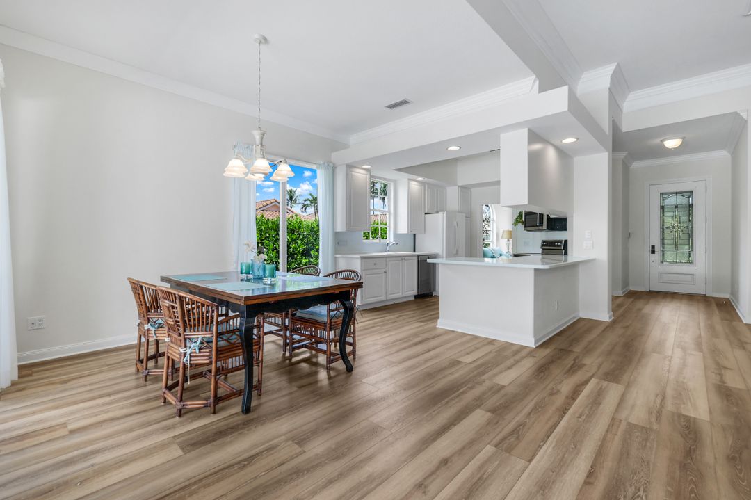 2984 Gilford Way, Naples, FL 34119