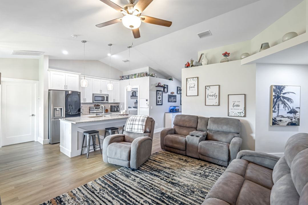2806 22nd St W, Lehigh Acres, FL 33971