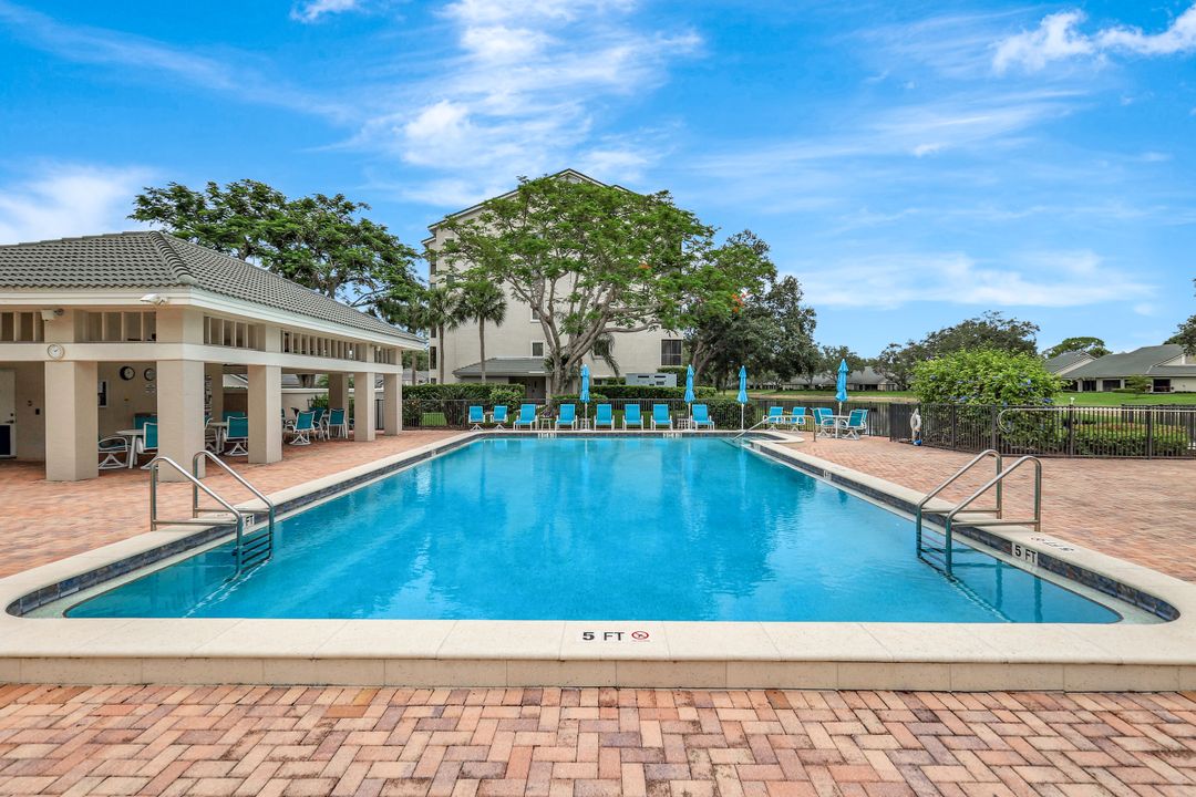 900 Arbor Lake Dr #207, Naples, FL 34110