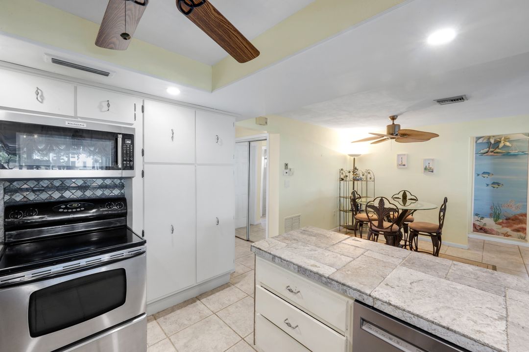 5201 Willow Ct, Cape Coral, FL 33904