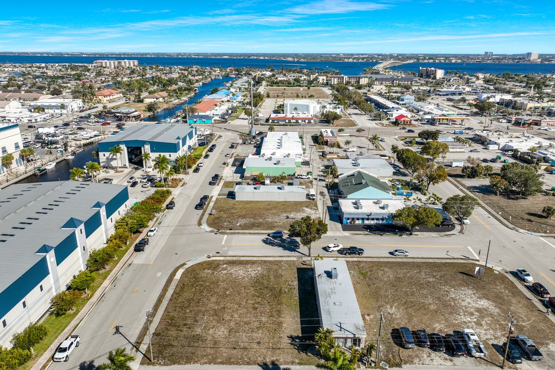 4632 SE 15th Ave, Cape Coral, FL 33904