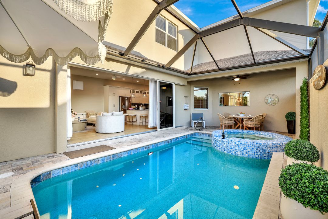 531 105th Ave N, Naples, FL 34108