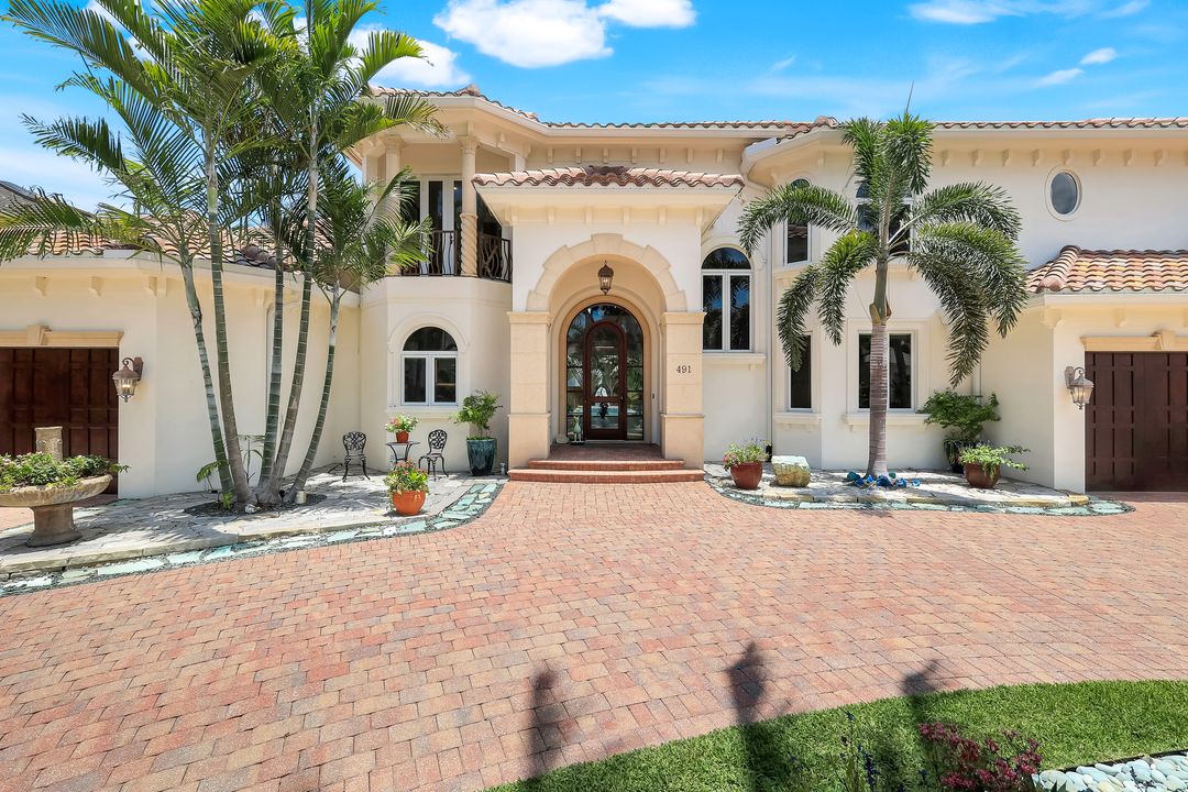 491 Wedge Dr, Naples, FL 34103