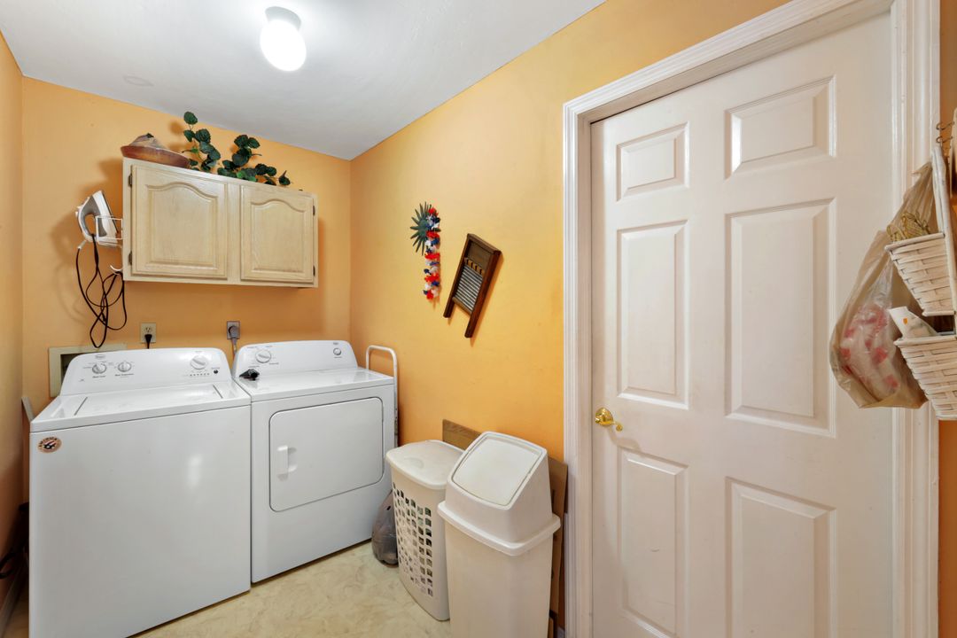 212 Kamal Pkwy, Cape Coral, FL 33904