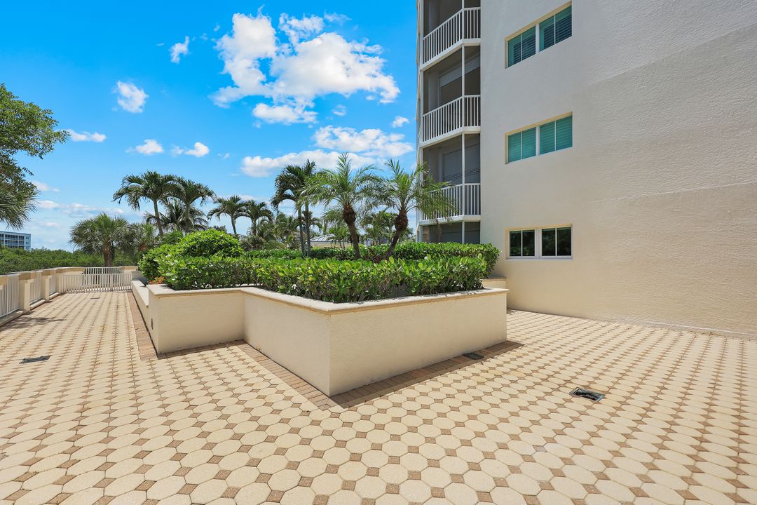 315 Dunes Blvd #T01, Naples, FL 34110