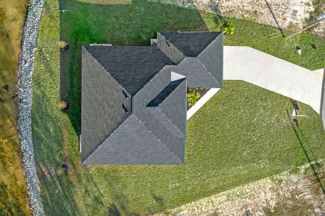 2303 NE 39th St, Cape Coral, FL 33909