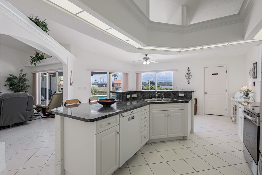 124 NE 6th St, Cape Coral, FL 33909