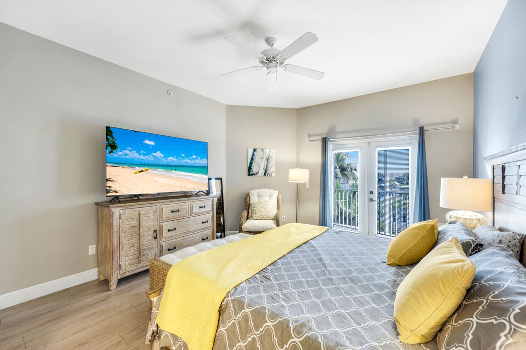 470 Launch Cir #403, Naples, FL 34108