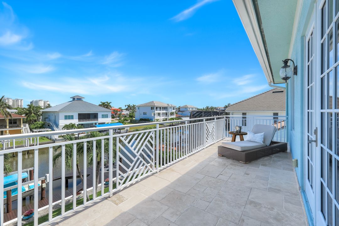 273 Egret Ave, Naples, FL 34108