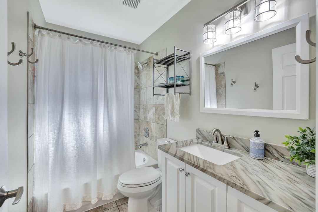 495 9th St SW, Naples, FL 34117