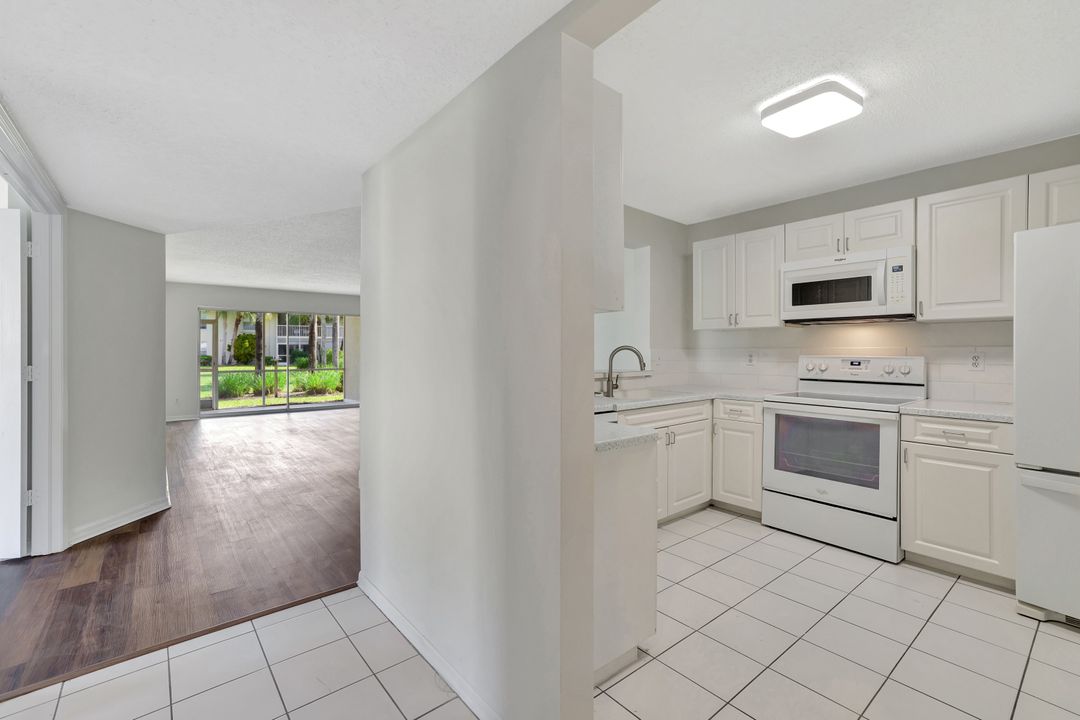 729 Landover Ct #101, Naples, FL 34104