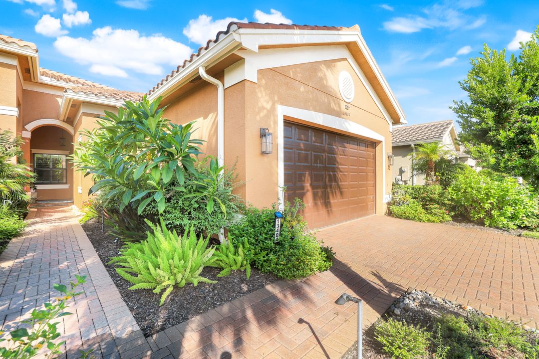 13404 Coronado Dr, Naples, FL 34109
