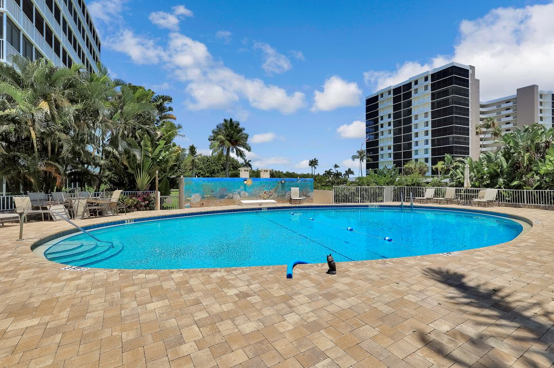 5 Bluebill Ave #505-605, Naples, FL 34108