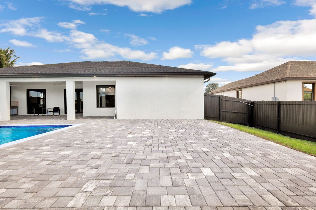 1020 NW 33rd Pl, Cape Coral, FL 33993