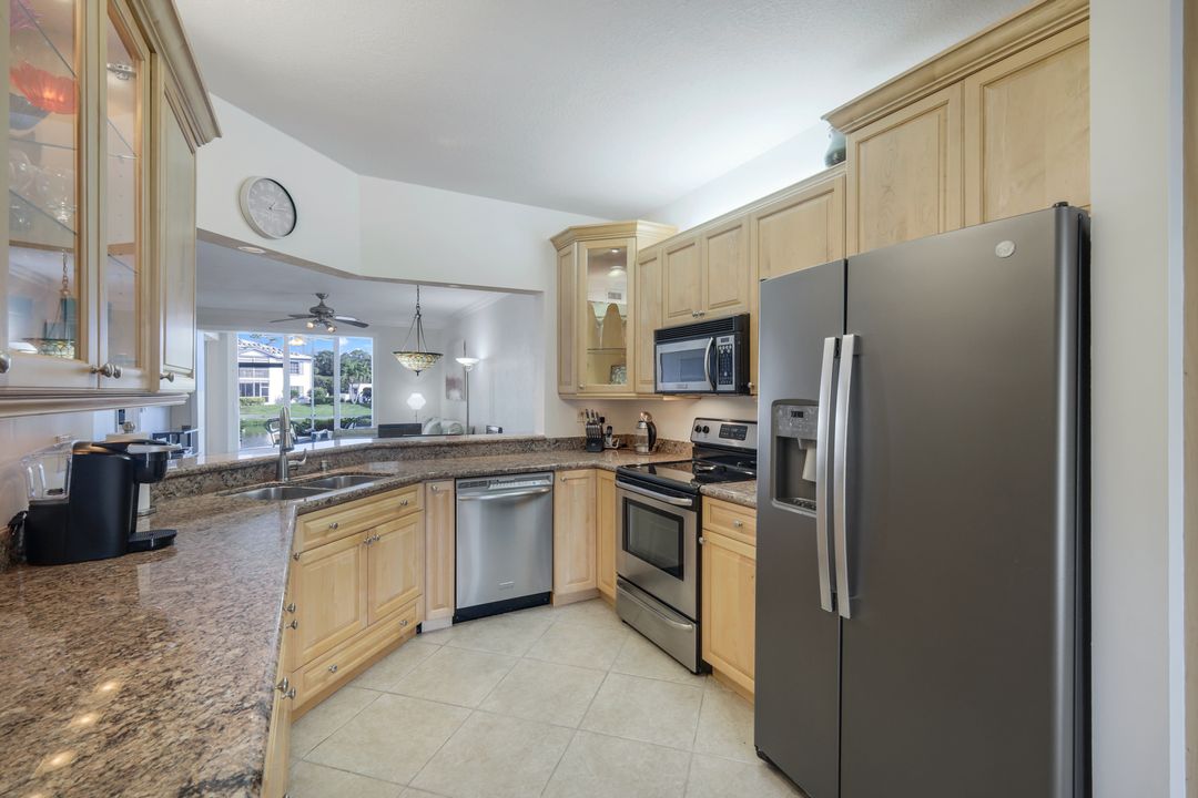 832 Tanbark Dr #104, Naples, FL 34108