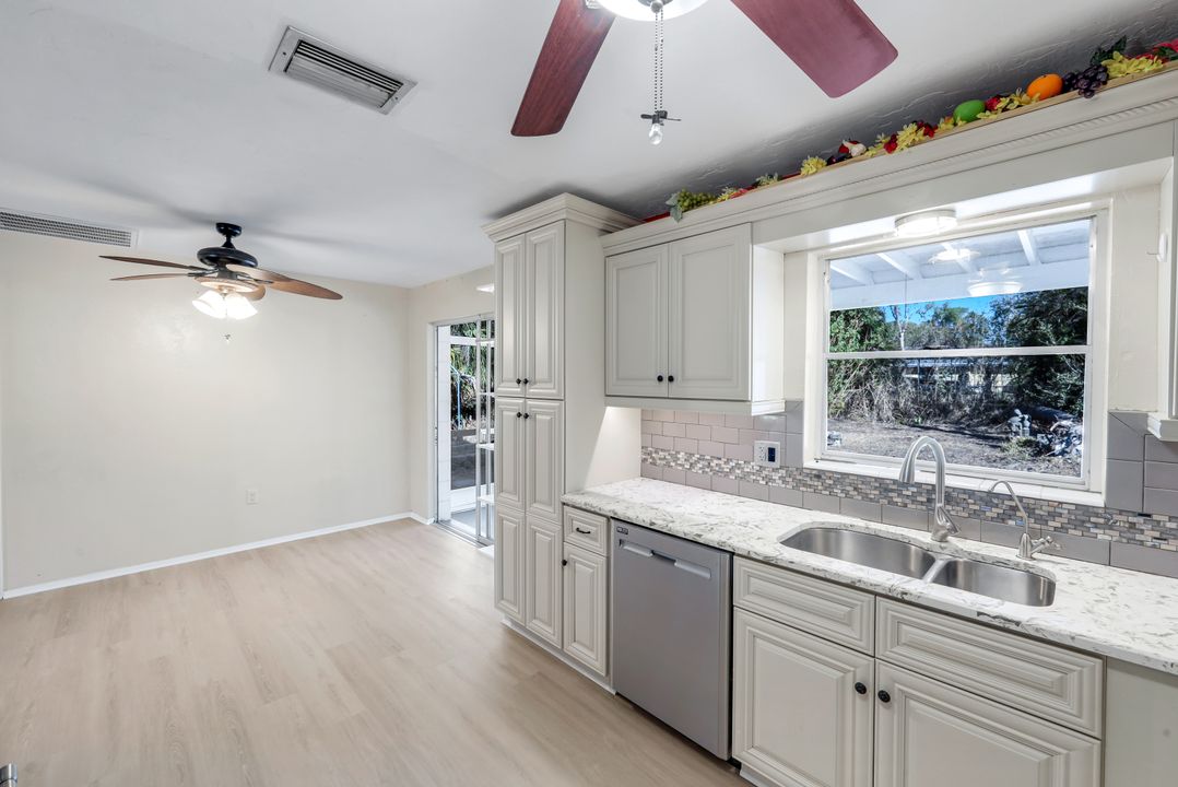 8760 Dartmouth St, Fort Myers, FL 33907