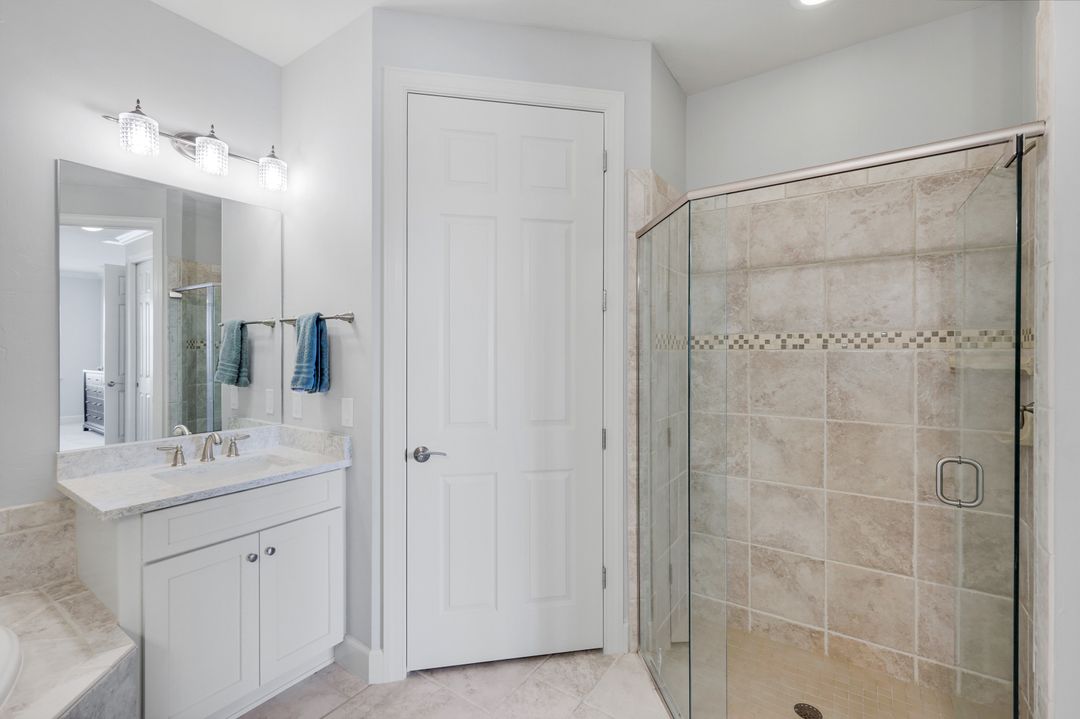 9060 Siesta Bay Dr #101, Naples, FL 34120