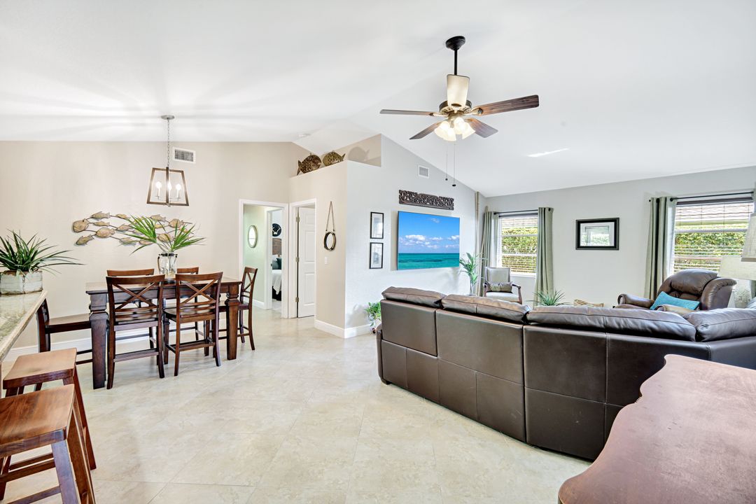 39 Mentor Dr, Naples, FL 34110