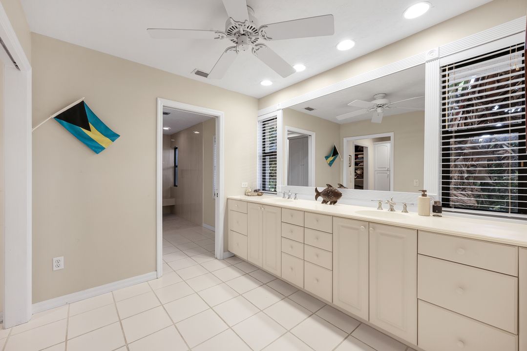 1924 Empress Ct, Naples, FL 34110