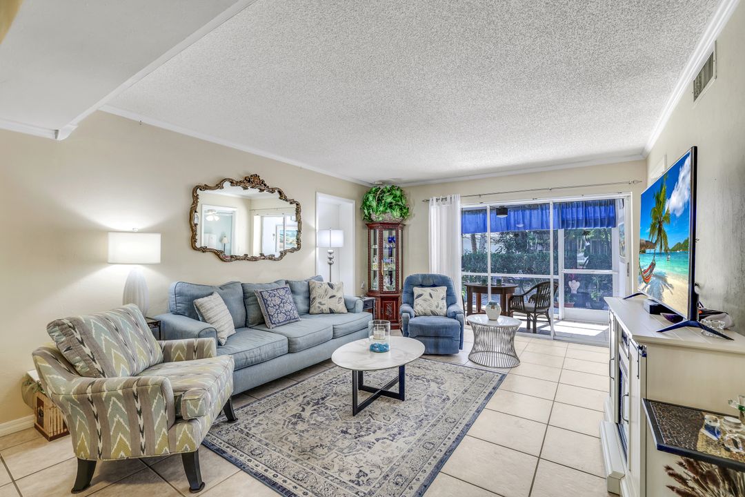 12 Watercolor Cir #12, Naples, FL 34113