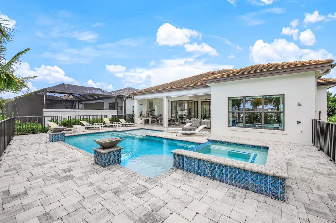 10461 Trevi Isle Wy, Miromar Lakes, FL 33913