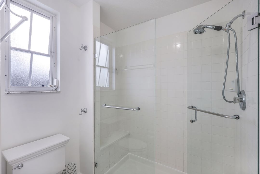 7108 Barrington Cir #2-102, Naples, FL 34108