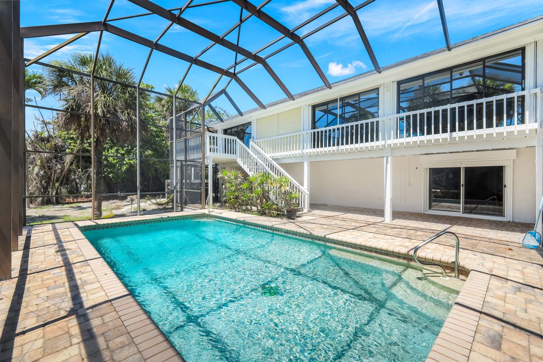 1043 Blue Heron Dr, Sanibel, FL 33957