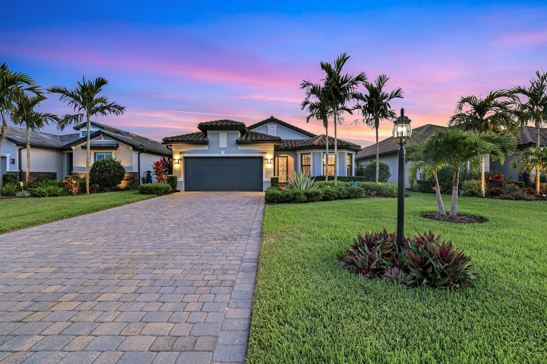19572 Utopia Ln, Estero, FL 33913