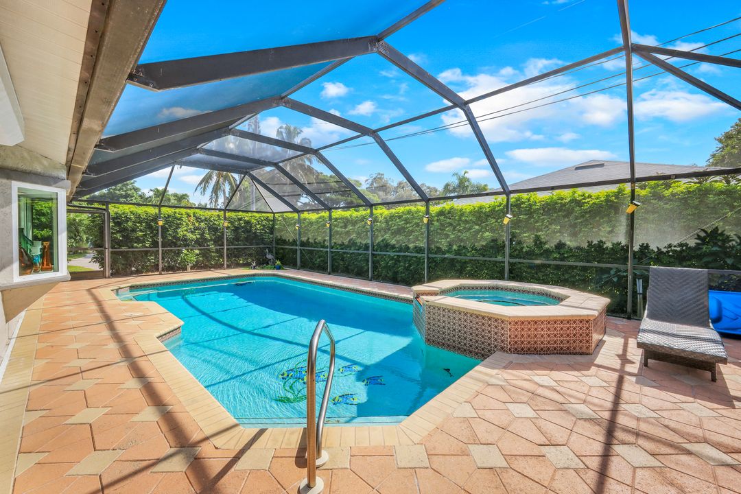 27984 Carl Cir, Bonita Springs, FL 34135
