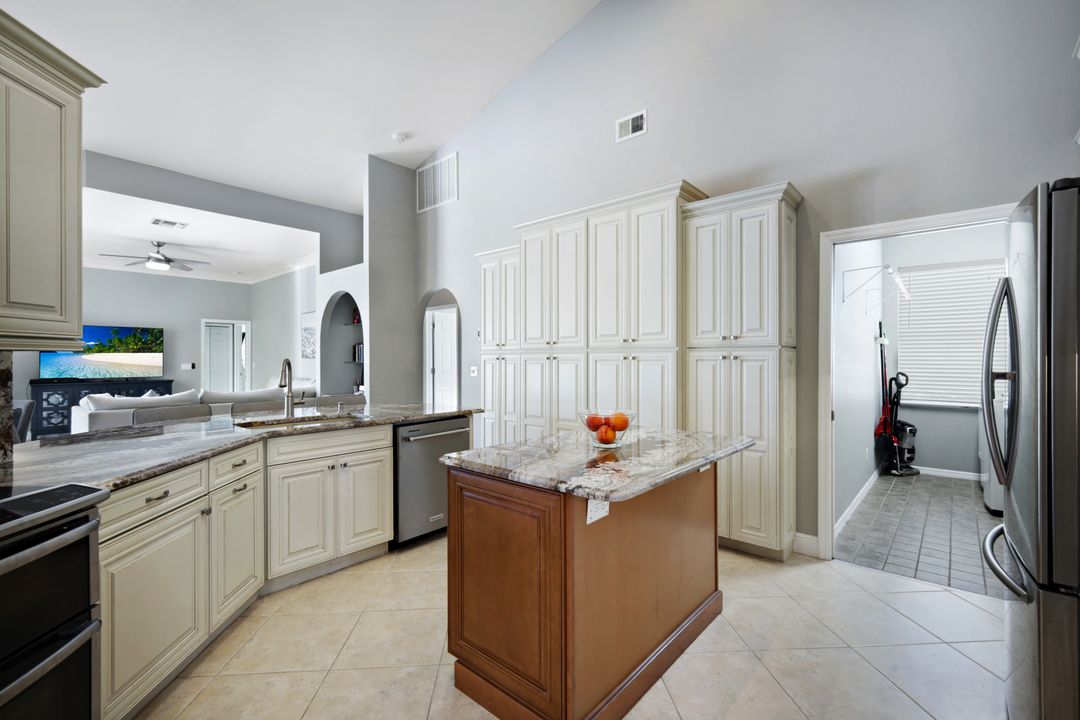 12070 Fairway Isles Dr, Fort Myers, FL 33913