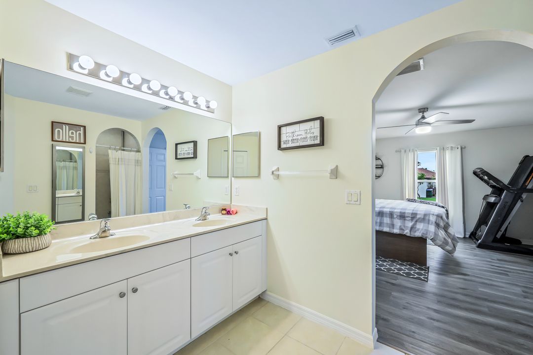 2217 SW 3rd Pl, Cape Coral, FL 33991