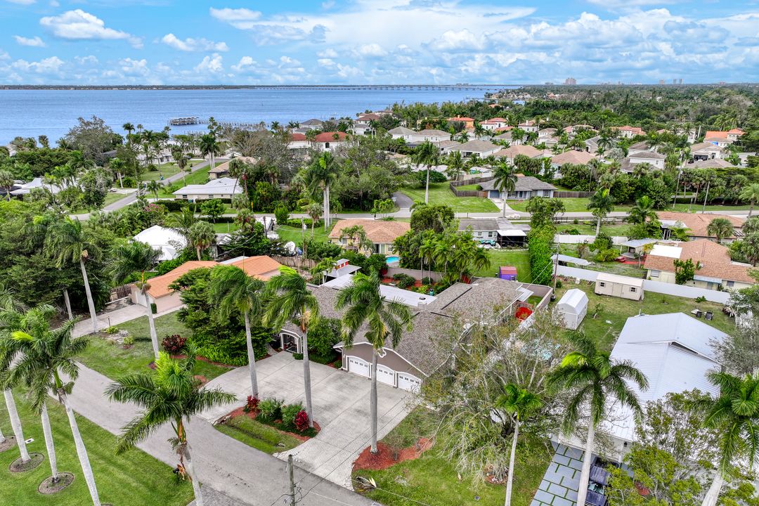 729 Dean Way, Fort Myers, FL 33919