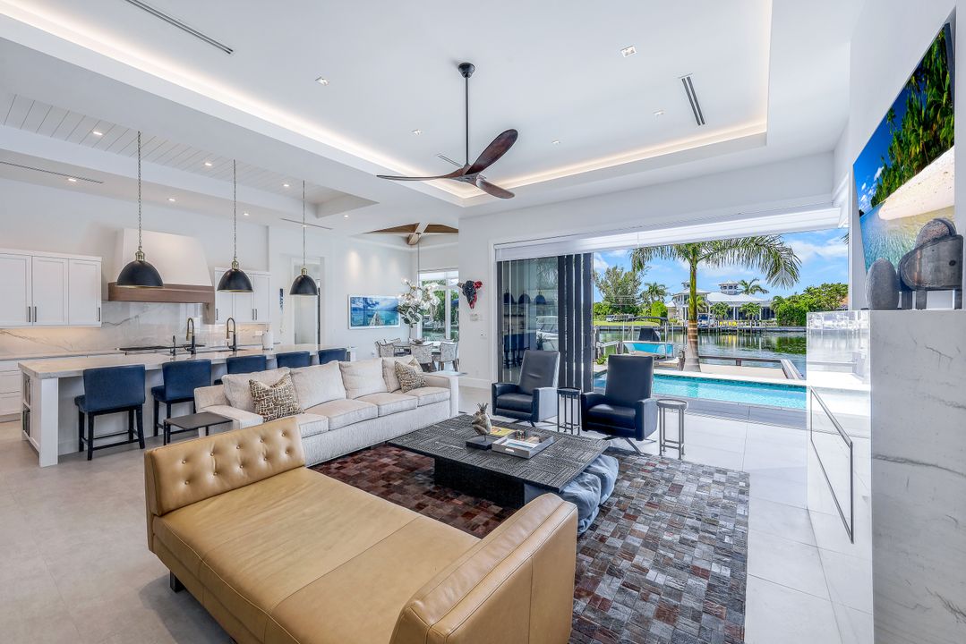 685 Cameo Ct, Marco Island, FL 34145