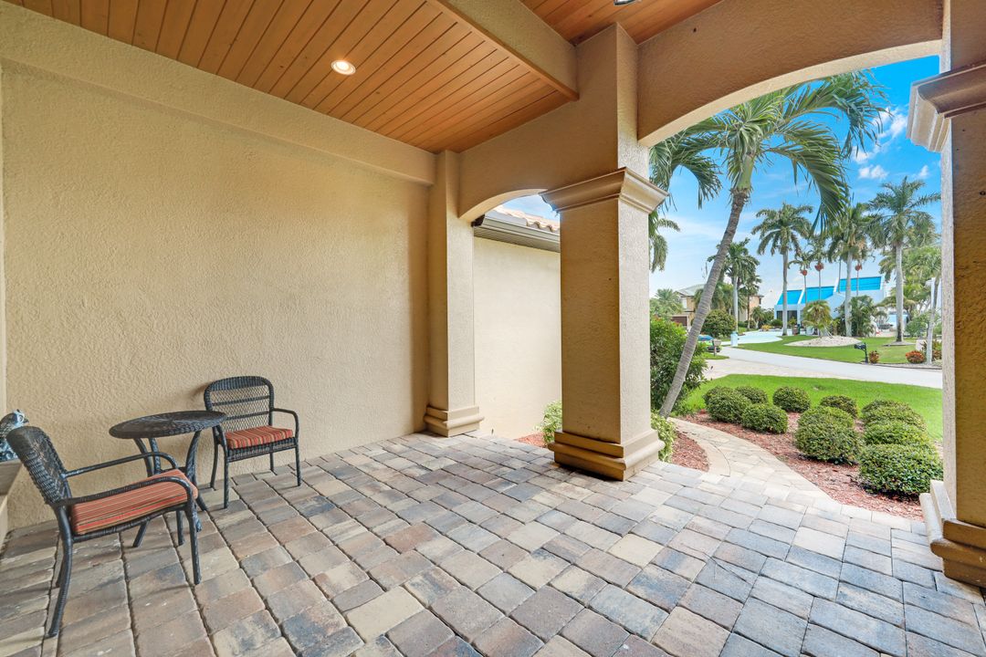 5314 Nautilus Dr, Cape Coral, FL 33904