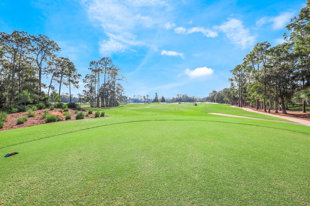 8545 Danbury Blvd #204, Naples, FL 34120