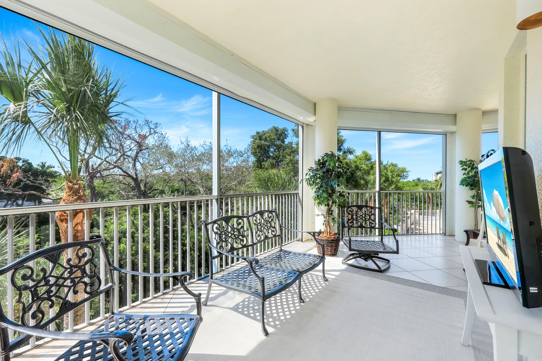 315 Dunes Blvd #201, Naples, FL 34110
