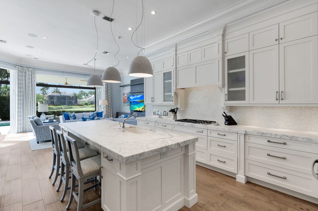 2048 Isla Vista Ln, Naples, FL 34105