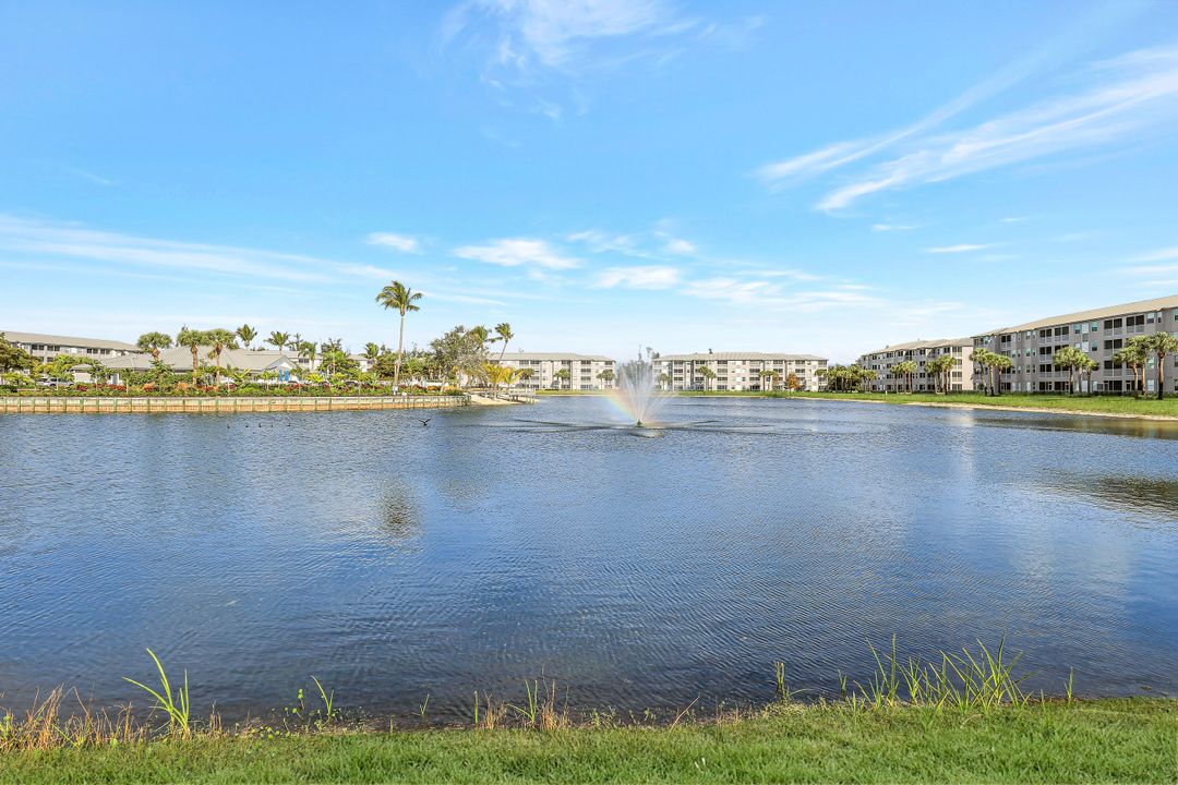 16595 Lake Cir Dr #233, Fort Myers, FL 33908