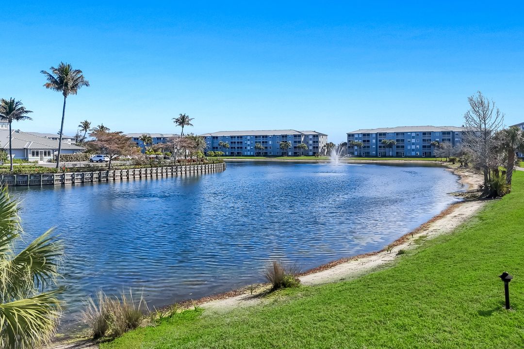 16575 Lake Cir Dr #1136, Fort Myers, FL 33908