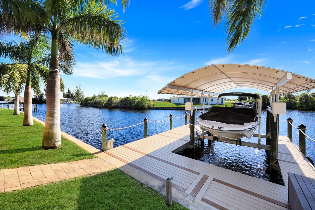 2208 NW 38th Pl, Cape Coral, FL 33993