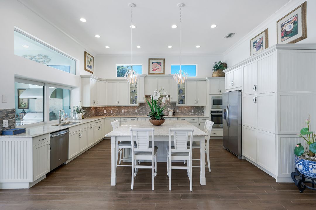 6460 Pembroke Wy, Naples, FL 34113