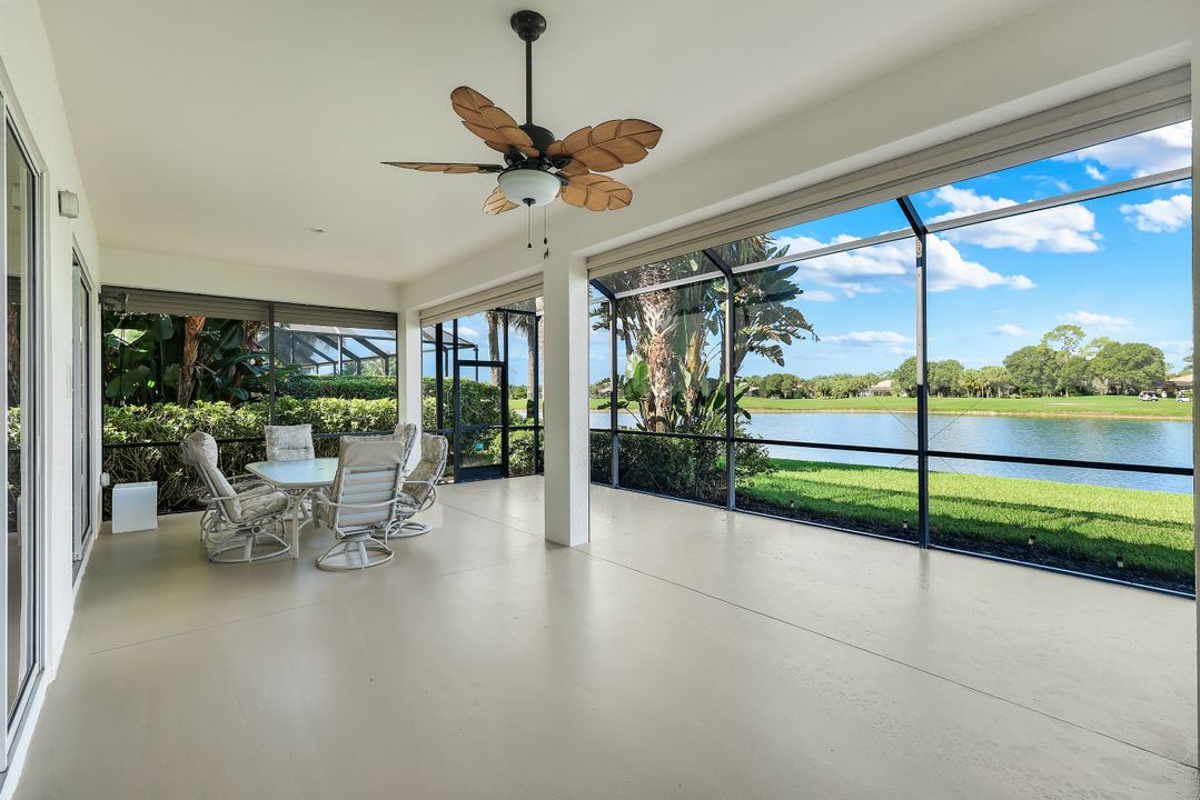 8737 Mustang Island Cir, Naples, FL 34113