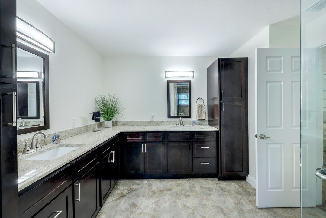 6890 Hendry Creek Dr, Fort Myers, FL 33908